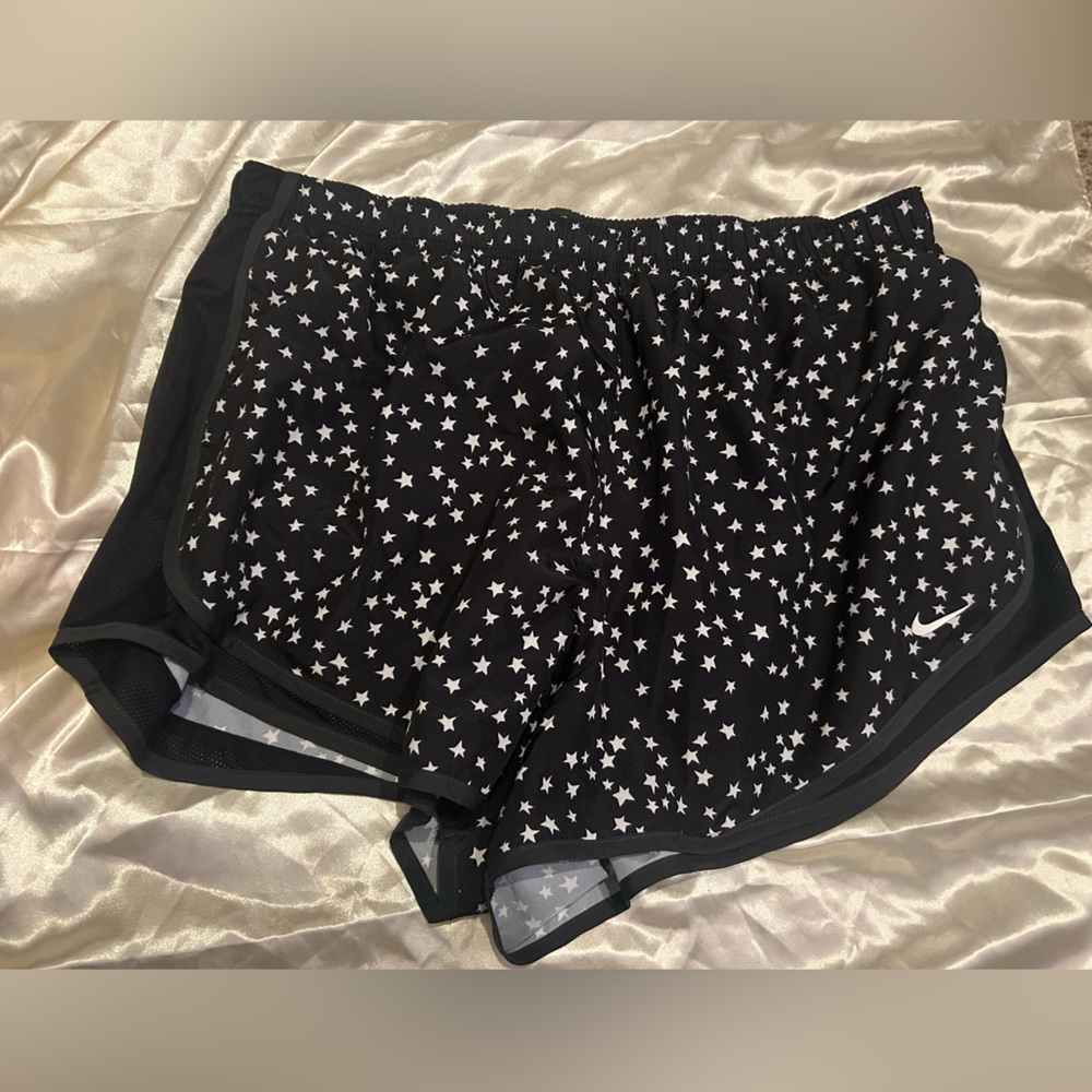 Lot of Nike Patterned Shorts 1x - Picture 2 of 3